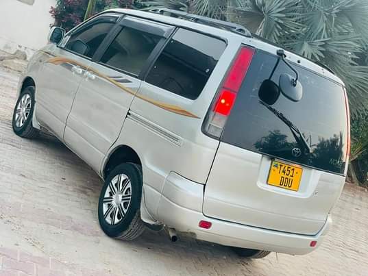 A picture of Toyota noah