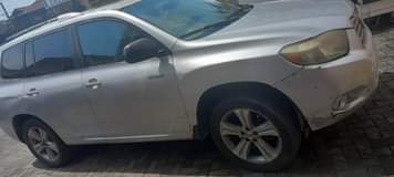 A picture of Highlander 08 Range Rover and Sequaia