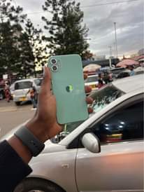 A picture of iPhone 11 Gb 64 BH 100 