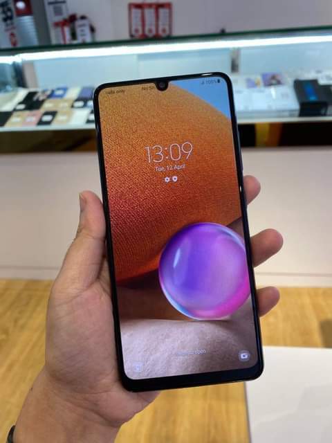 A picture of SAMSUNG A32