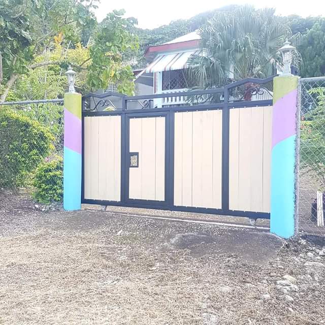 Jamaica �.