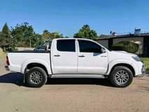 used toyota hilux