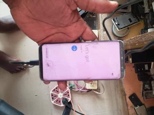 A picture of SAMSUNG S8 GB 64 RAM 4 GB