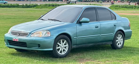 A picture of A super clean Nigerian used HONDA CIVIC 2000 MODEL Buy