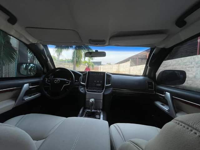 A picture of Toyota Landcruiser 2013 upgraded to 2020