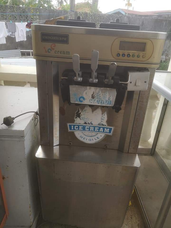 A picture of Machine ya ice cream koni inauzwa