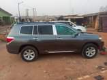 A picture of 010 Toyota Highlander