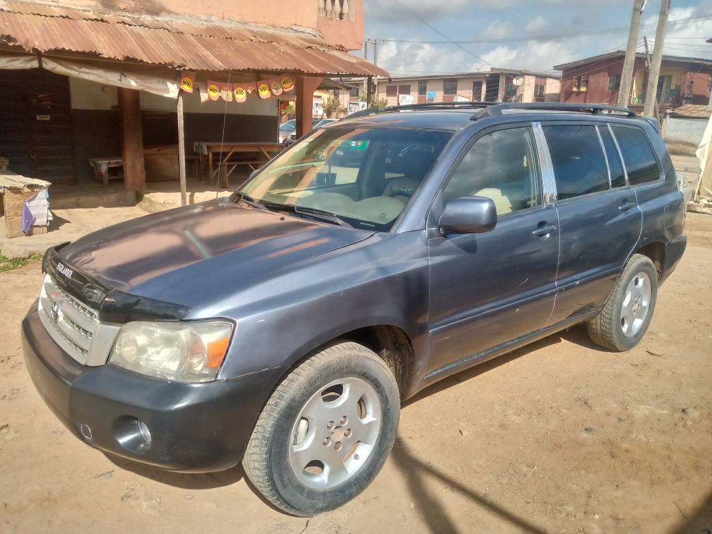 A picture of Toyota Highlander 2005 Registered 3rows V6 Location Egbe Ikotun Contact