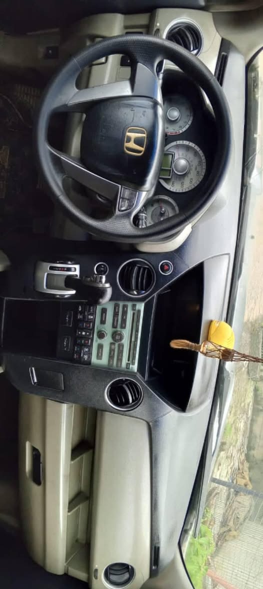 A picture of Honda pilot
