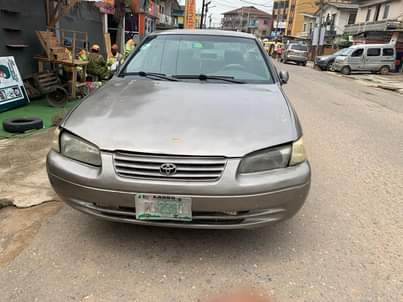 A picture of Toyota Camry 1997 tiny light