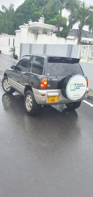 A picture of TOYOTA RAVA4 OLD MODEL
