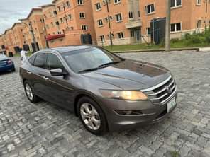 A picture of WOW This is extremely clean Honda crosstour 2012 model full