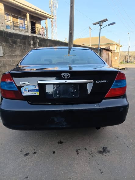 A picture of TOYOTA CAMRY 2004