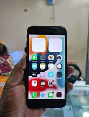 A picture of Iphone 7 plus 128GB