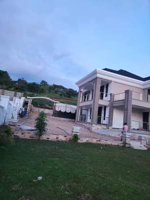 A picture of House On Sale