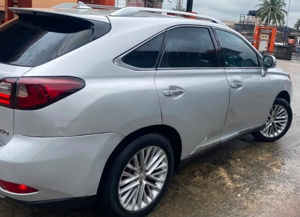 A picture of Lexus RX350