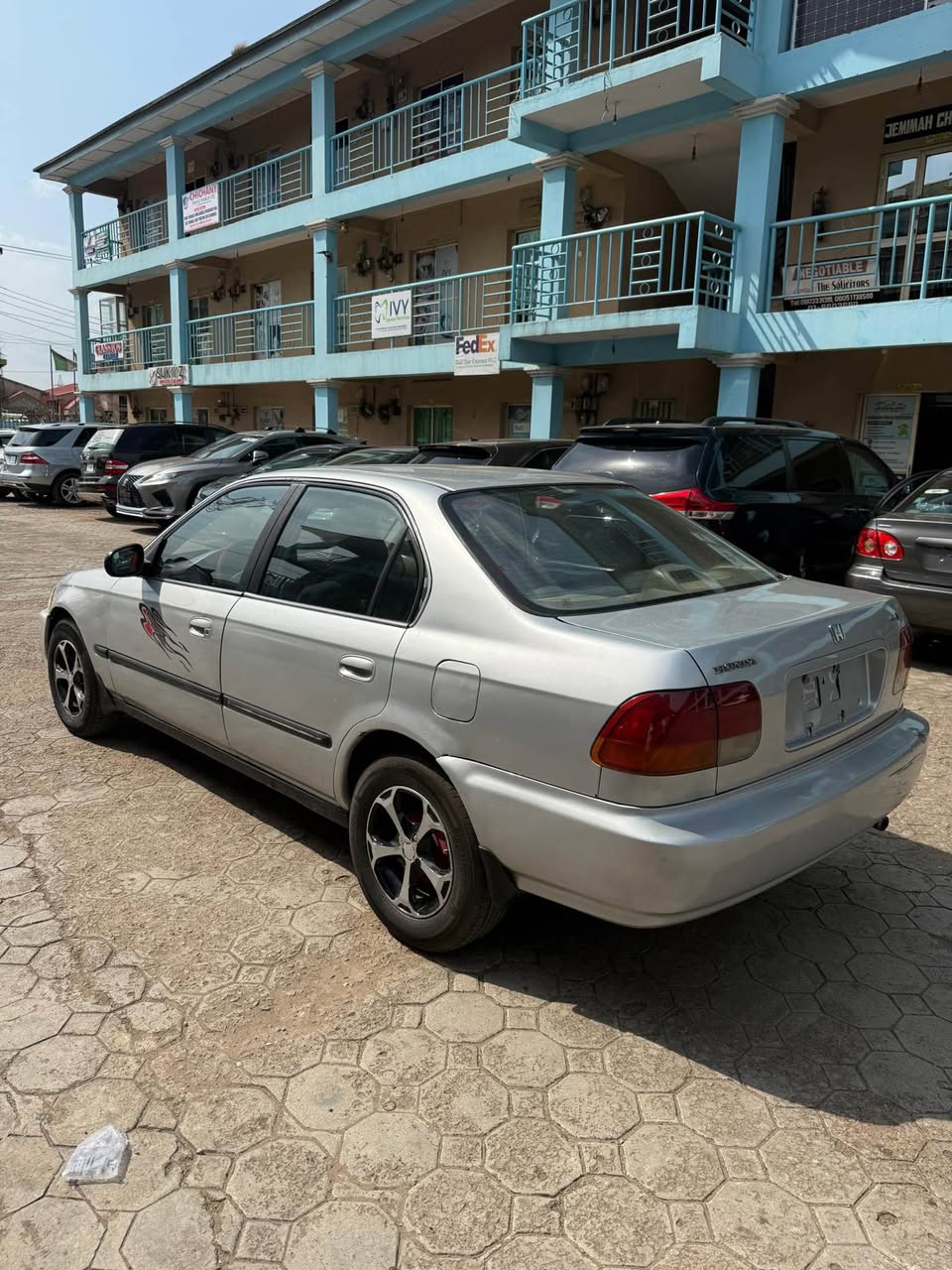A picture of HONDA CIVIC 1999