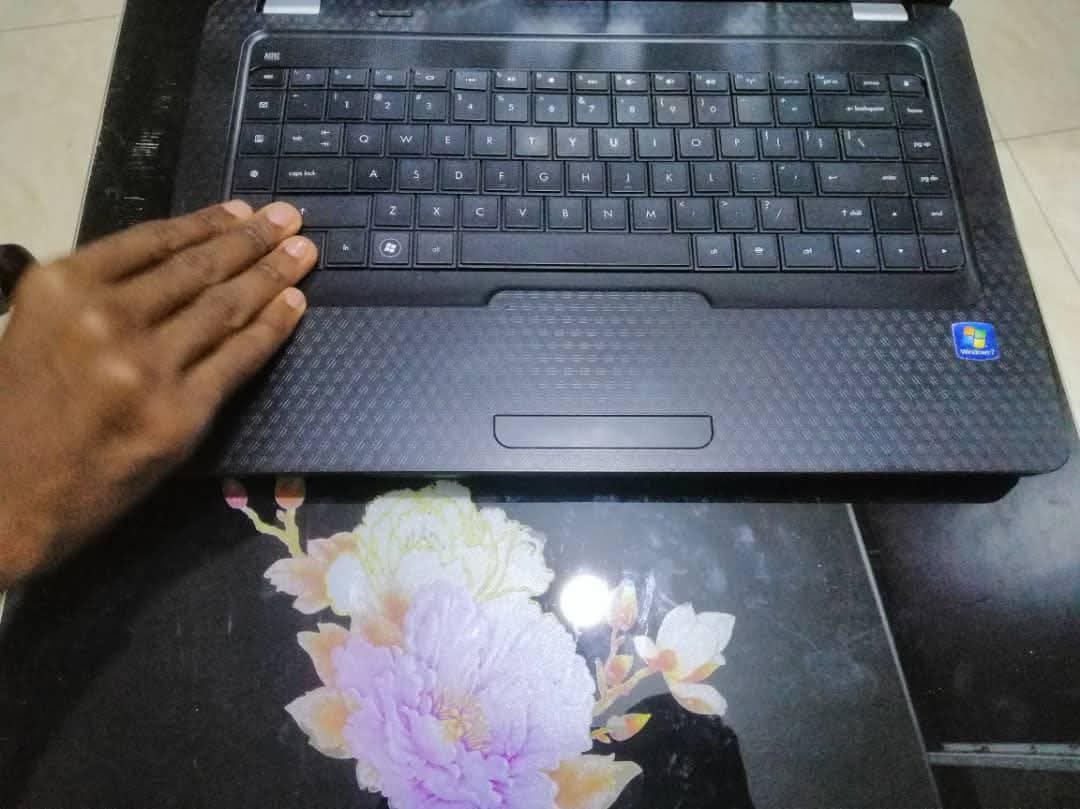 A picture of COMPAQ LAPTOP