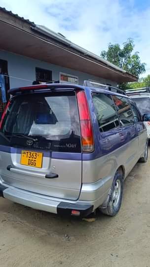 A picture of Toyota Noah Sr 40 on sale