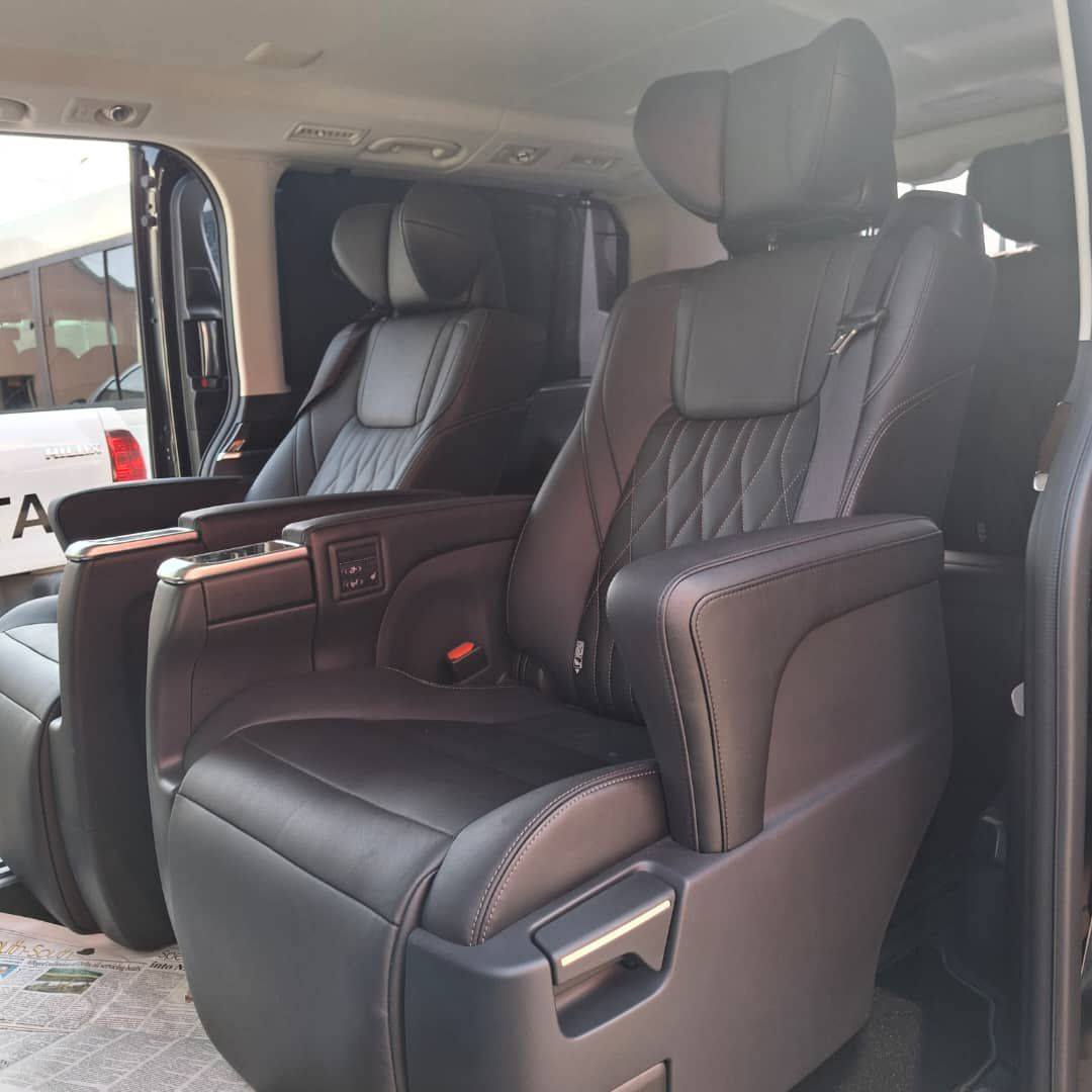 A picture of TOYOTA HAICE LUXURY GRANDVIA 2025 FOREIGN USED