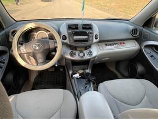A picture of Rav4 2008