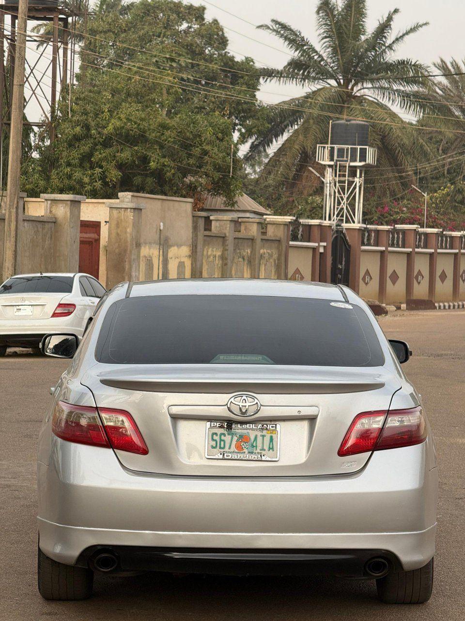 A picture of 2006 Toyota camry