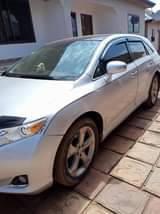 A picture of Clean toks standard 2010 venza full option v6 Price 5