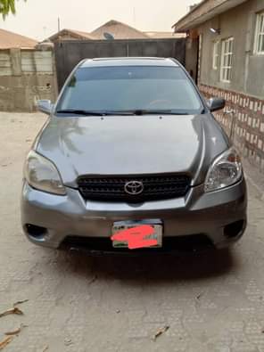 A picture of Clean Toyota Matrix 04 model in buy and drive condition