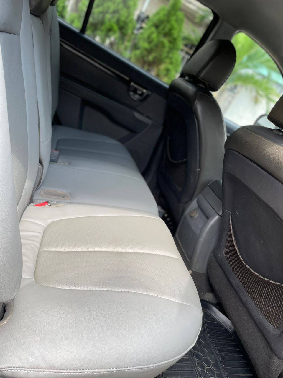 A picture of Clean Hyundai Santa Fe 2012 in good condition 7.5m 08123865429