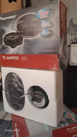 A picture of Pioneer Ts_A6995s car mid speakers