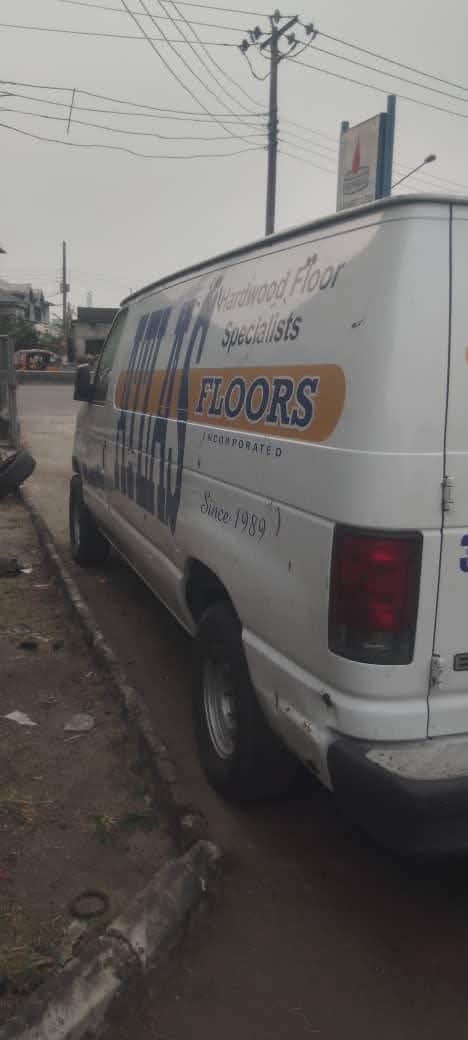 A picture of ford E 150