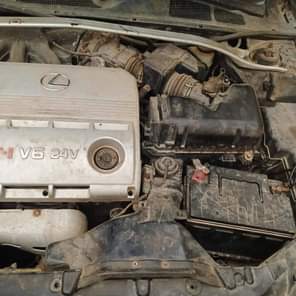 A picture of Lexus ES 330 for sale urgently serious buyer should dm