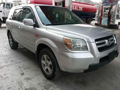 A picture of Honda Pilot 2006