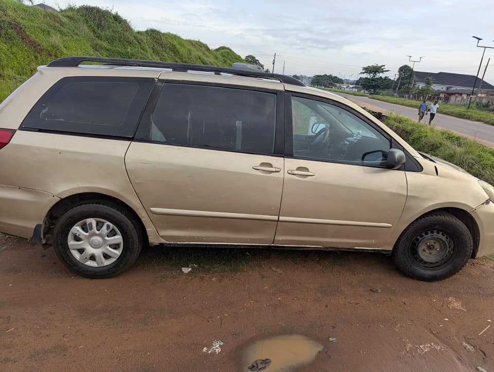 A picture of Nigerian used toyota sienna