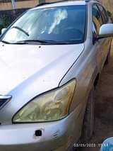 A picture of Lexus RX 330
