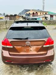 A picture of Reg 2011 Toyota venza first body pan 4plugs engine gear