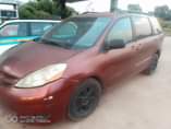 A picture of Toyota sienna