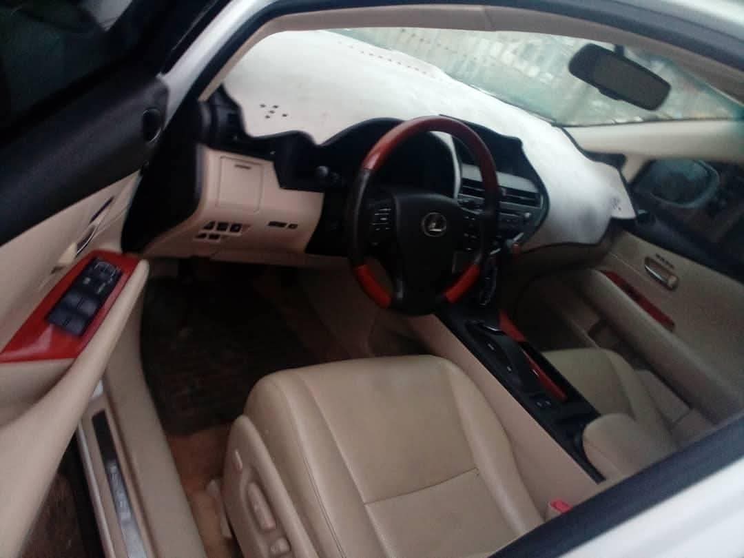 A picture of 2021 Lexus Es350 2021