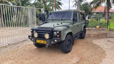 A picture of Defender Full a c Full documents Bei .........35M T5 engine