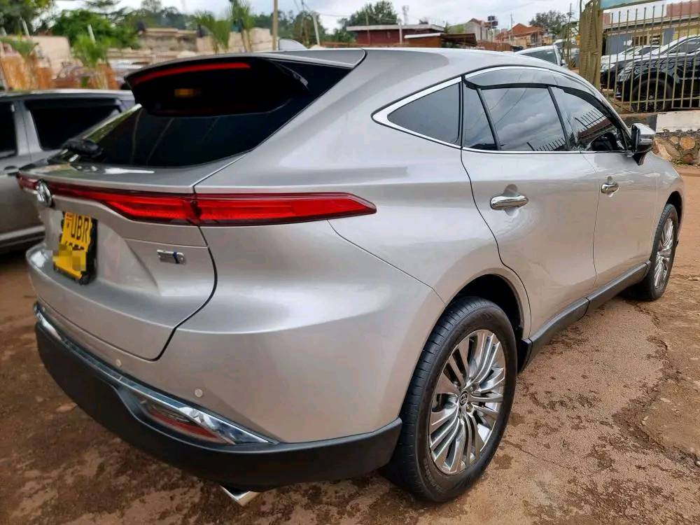 A picture of Harrier 2020 2500cc hybrid 110M