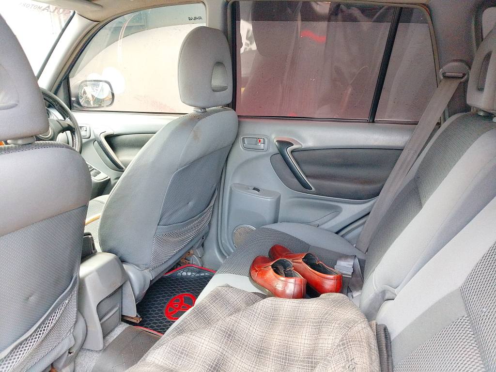 A picture of Rav4 18 millions negotiable CALL 0786 92 82 59