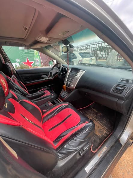 A picture of RX330 NOW 3 5M SETTLE 300K ENGINE NEEDS ATTENTION