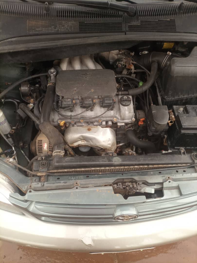 A picture of Toyota sienna