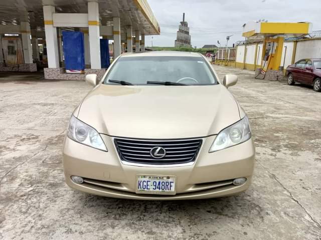 A picture of Over highest grade Lexus ES 350 Everything is intact and