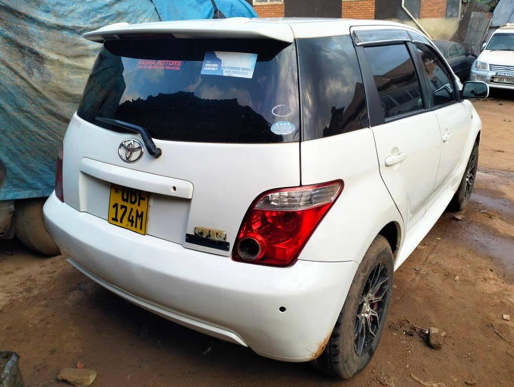 A picture of Toyota ist