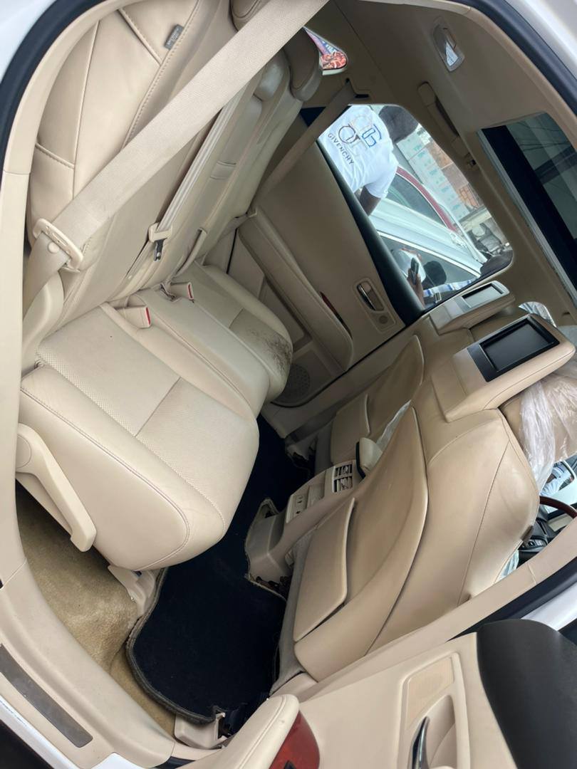 A picture of Foreign used 2012 Rx350 full options