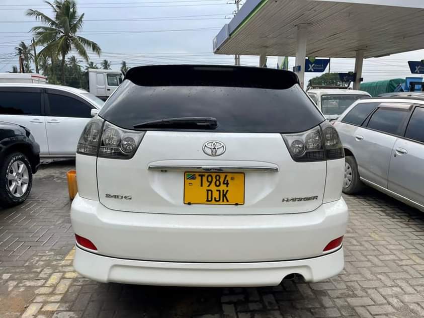 A picture of Toyota Harrier