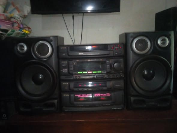 A picture of Radio compartments and midrange speakers