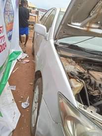 A picture of Toyota Camry 2004 model silver