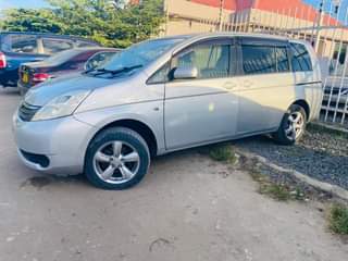 A picture of 2004 TOYOTA ISIS 0714058883 TOYOTA
